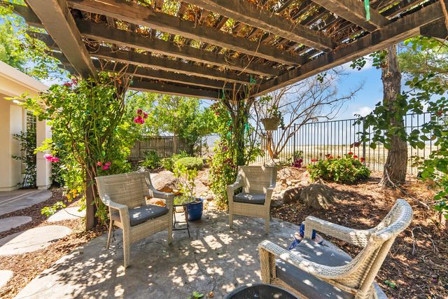 1260 Earlham Ln, Lincoln, CA 95648