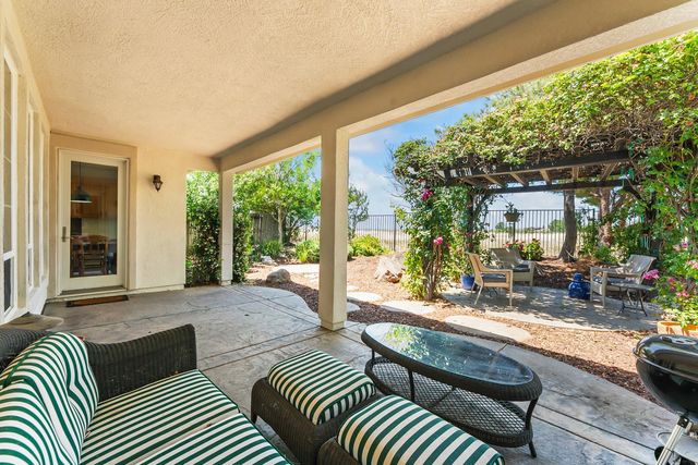 1260 Earlham Ln, Lincoln, CA 95648