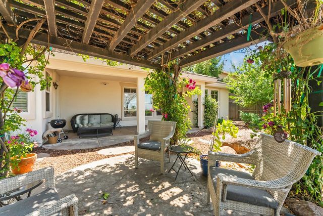 1260 Earlham Ln, Lincoln, CA 95648