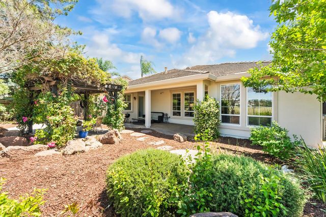 1260 Earlham Ln, Lincoln, CA 95648
