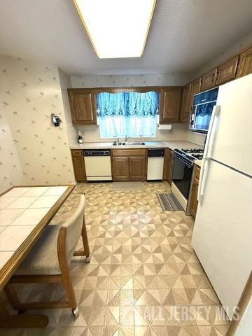 401 Sayre Drive, Plainsboro, NJ 08540