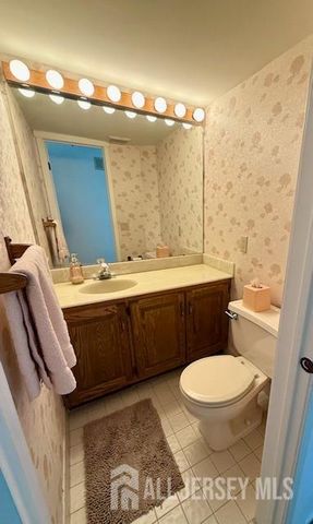 401 Sayre Drive, Plainsboro, NJ 08540