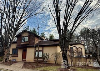 401 Sayre Drive, Plainsboro, NJ 08540