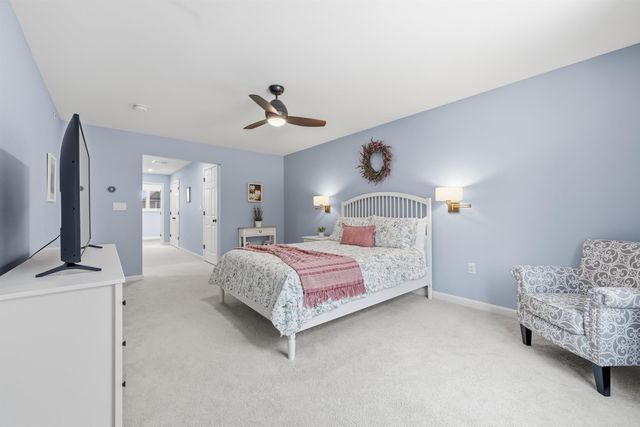 237 Woodview Way, Manchester, NH 03102