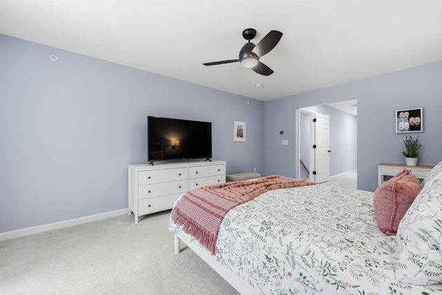 237 Woodview Way, Manchester, NH 03102