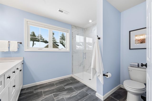 237 Woodview Way, Manchester, NH 03102