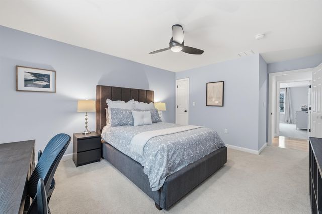 237 Woodview Way, Manchester, NH 03102