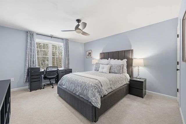 237 Woodview Way, Manchester, NH 03102