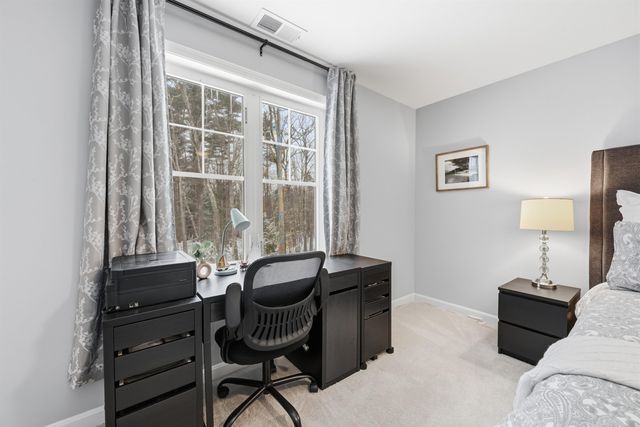 237 Woodview Way, Manchester, NH 03102