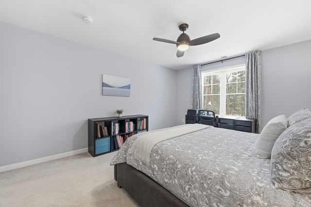 237 Woodview Way, Manchester, NH 03102