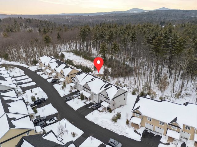 237 Woodview Way, Manchester, NH 03102