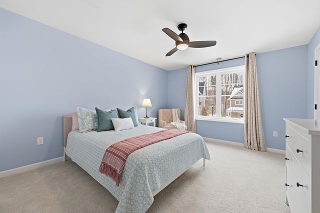 237 Woodview Way, Manchester, NH 03102