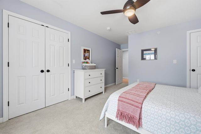 237 Woodview Way, Manchester, NH 03102