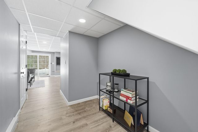 237 Woodview Way, Manchester, NH 03102