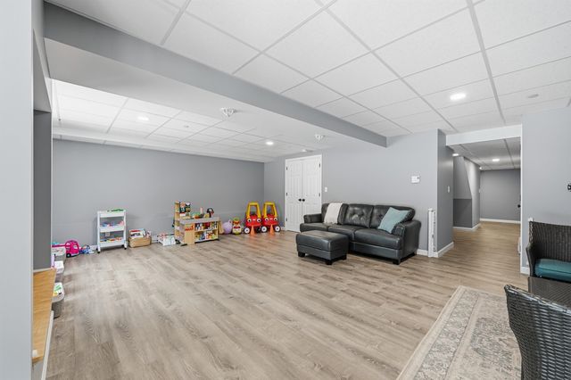 237 Woodview Way, Manchester, NH 03102