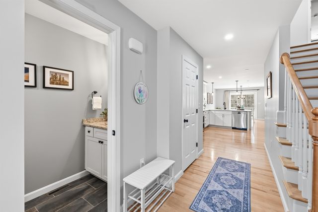 237 Woodview Way, Manchester, NH 03102