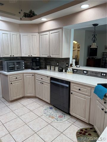 4710 W Mustang Boulevard, Beverly Hills, FL 34465