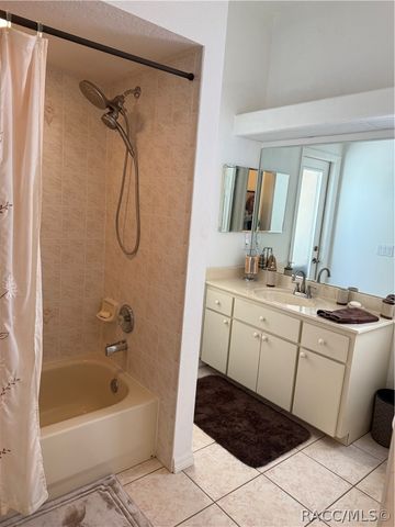 4710 W Mustang Boulevard, Beverly Hills, FL 34465