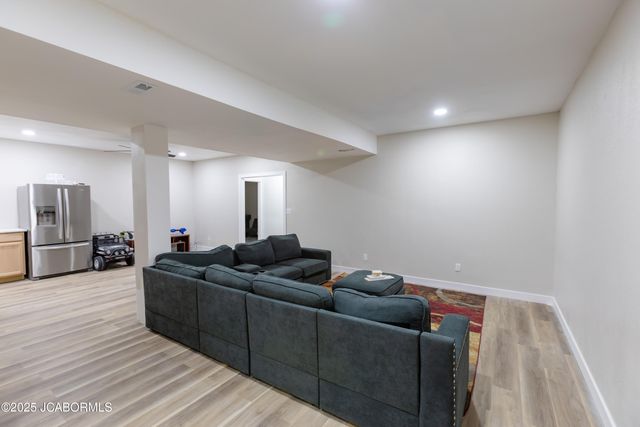 1512 CHESTNUT STREET, Jefferson City, MO 65101