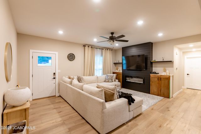 1512 CHESTNUT STREET, Jefferson City, MO 65101