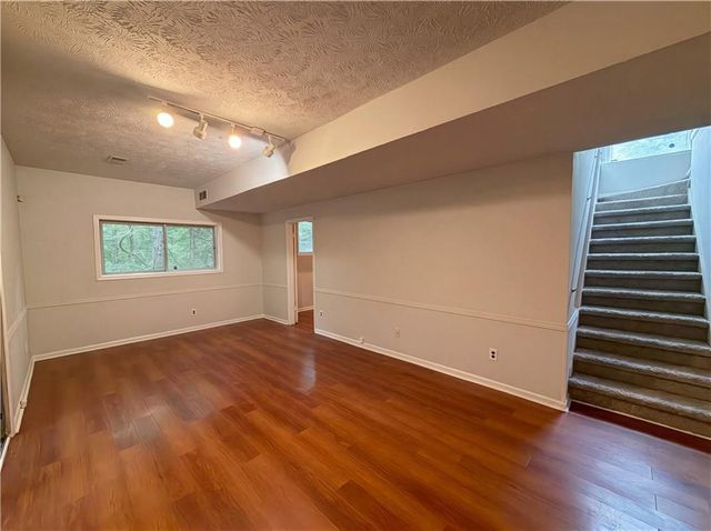 3630 Creekview Circle, College Park, GA 30349