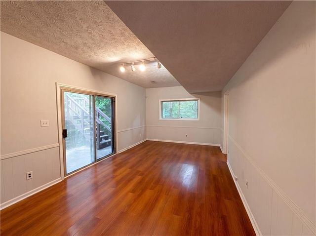 3630 Creekview Circle, College Park, GA 30349