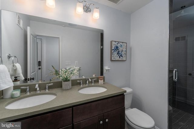 934 S CLINTON ST, Baltimore, MD 21224