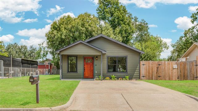 9822 Thorn Street, Houston, TX 77078