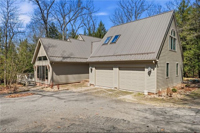 5700 Clingan Road, Struthers, OH 44471