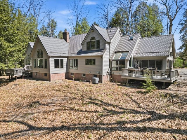 5700 Clingan Road, Struthers, OH 44471