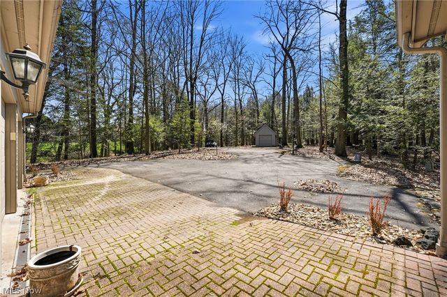 5700 Clingan Road, Struthers, OH 44471