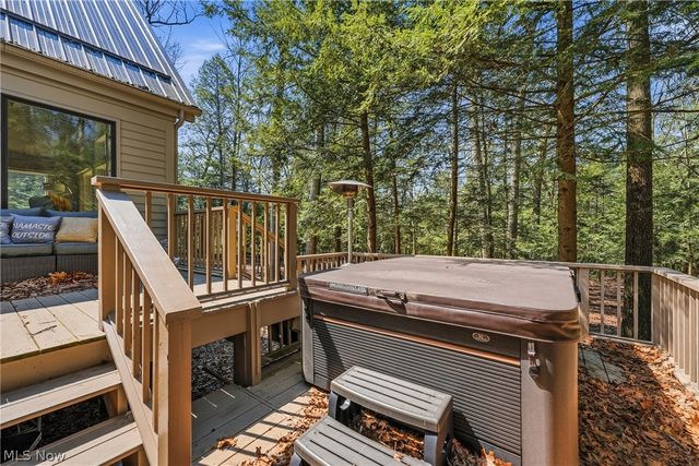 5700 Clingan Road, Struthers, OH 44471