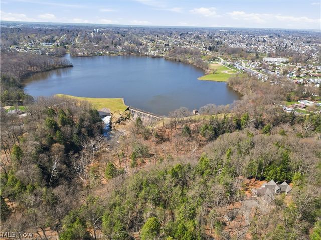 5700 Clingan Road, Struthers, OH 44471