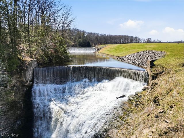 5700 Clingan Road, Struthers, OH 44471