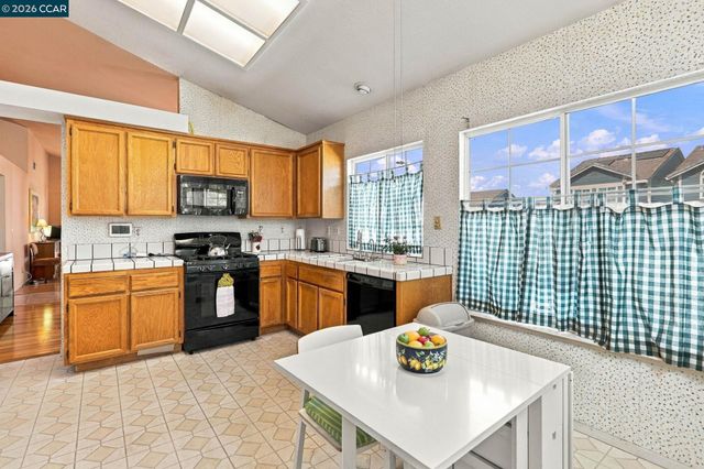 330 Aguilar Pl, Pittsburg, CA 94565