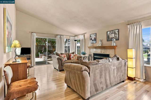 330 Aguilar Pl, Pittsburg, CA 94565