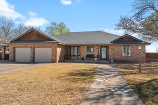 507 Mesa Drive, Plainview, TX 79072