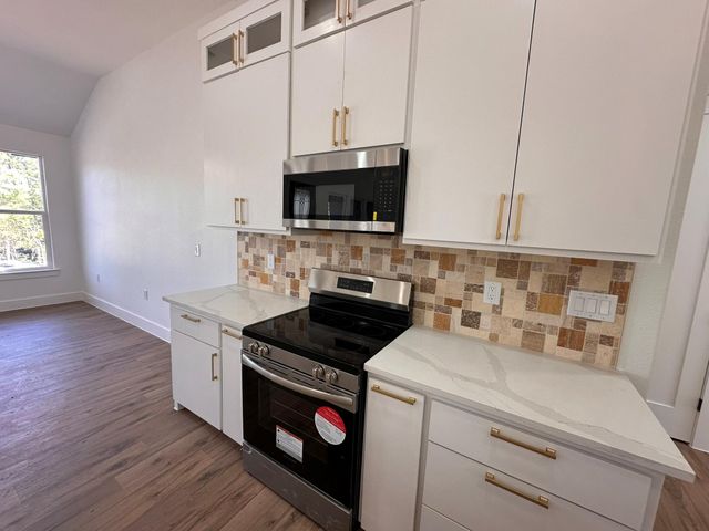 113 Kahuku CT, Bastrop, TX 78602