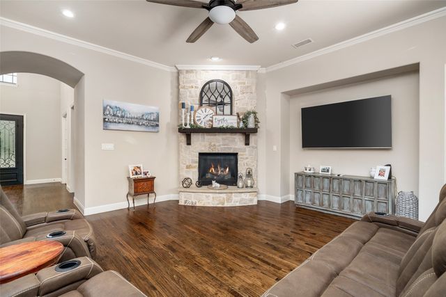 7813 Fallbrook Drive, Sachse, TX 75048