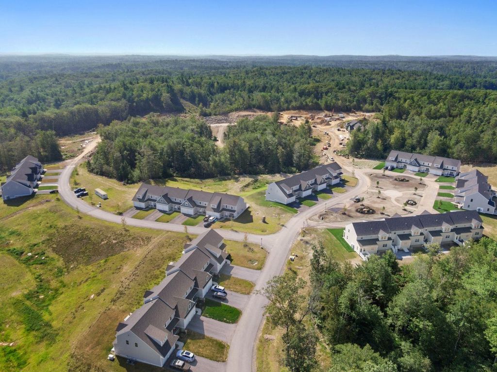 63 Driftwood Circle # 24, Sandown, NH 03873