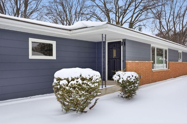 756 Maple Street NE, Hutchinson, MN 55350