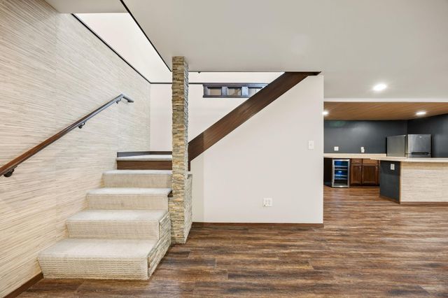 756 Maple Street NE, Hutchinson, MN 55350