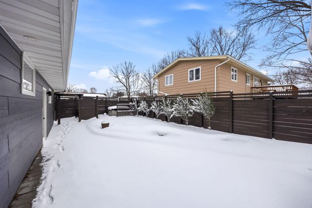 756 Maple Street NE, Hutchinson, MN 55350