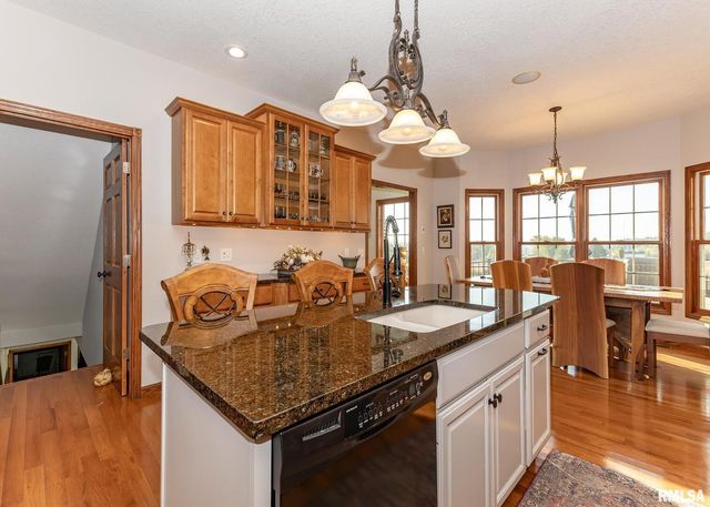 28055 238TH Street, Le Claire, IA 52753