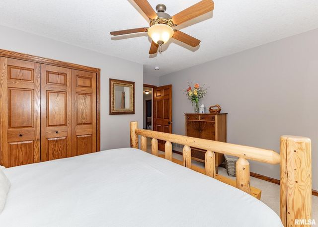 28055 238TH Street, Le Claire, IA 52753