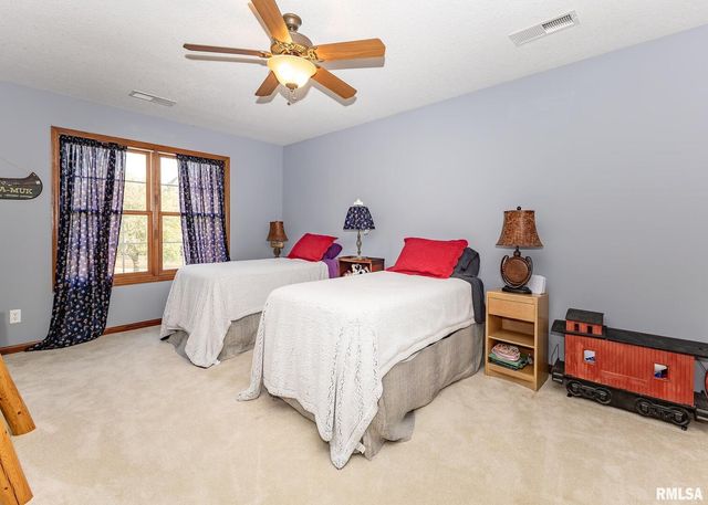 28055 238TH Street, Le Claire, IA 52753