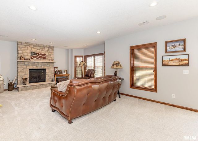 28055 238TH Street, Le Claire, IA 52753