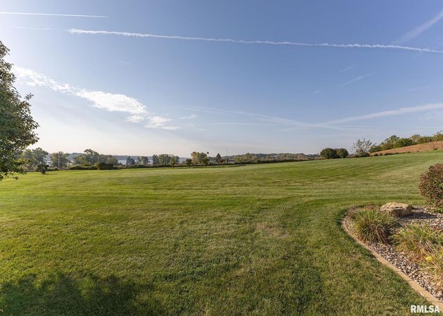 28055 238TH Street, Le Claire, IA 52753