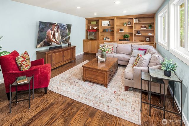 4810 117th Place NE, Kirkland, WA 98033