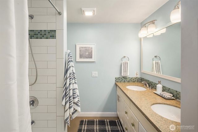 4810 117th Place NE, Kirkland, WA 98033